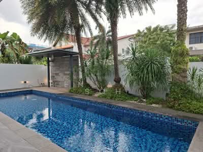 For Sale - CONTEMPORARY BUNGALOW WITH POOL & LIFT