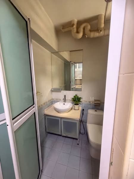 75C Redhill Road, 75C Redhill Road, 3 Bedrooms, 1,238 sqft, HDB Flat For Sale, by Jane Lim, 500117669 - Bathroom - PropertyGuru.com.sg