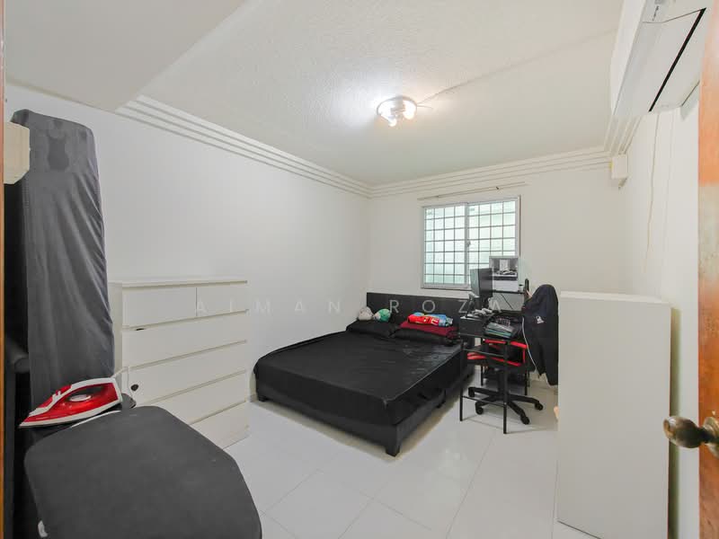 316 Bukit Batok Street 32, 316 Bukit Batok Street 32, 2 Bedrooms, 732 sqft, HDB Flat For Sale, by Aiman Roza, 500117671 - Bedroom - PropertyGuru.com.sg