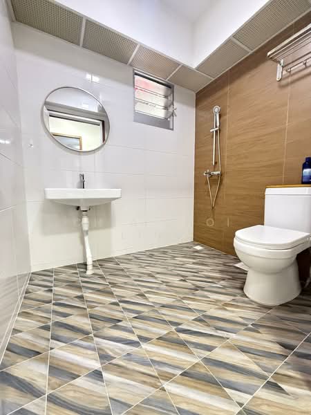 874C Tampines Street 85, 874C Tampines Street 85, 3 Bedrooms, 1,001 sqft, HDB Flat For Sale, by Chia Choi Ling, 500117673 - Bathroom - PropertyGuru.com.sg