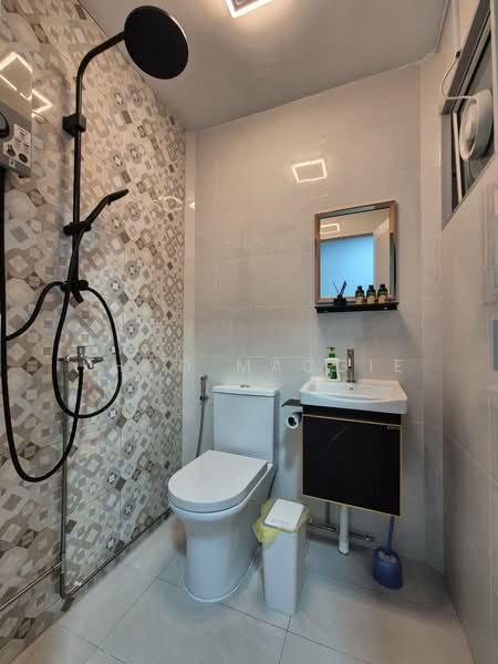 412 Woodlands Street 41, 412 Woodlands Street 41, Studio, 200 sqft, HDB Flat For Rent, by Khoo Maggie, 500117676 - Bathroom - PropertyGuru.com.sg