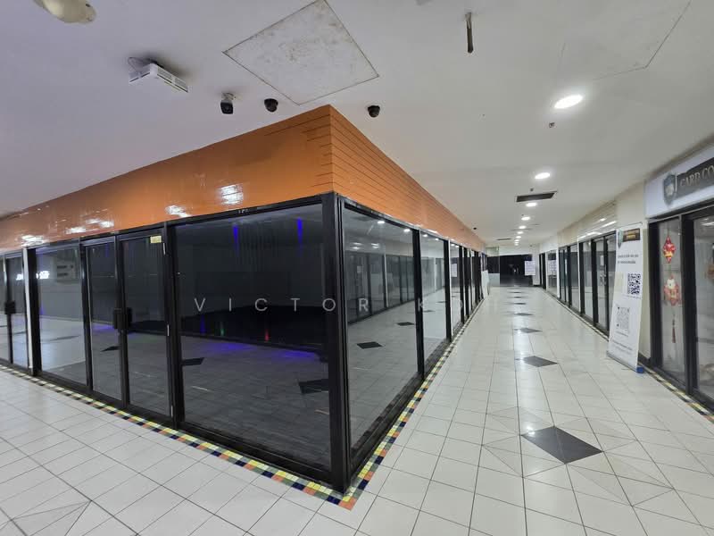 Parklane Shopping Mall, 35 Selegie Road, 2,141 sqft, Other Retail For Rent, by Victor Koh, 500117707 - Corridor - CommercialGuru.com.sg