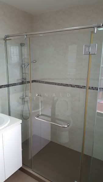 Boon Teck Towers, 41 Boon Teck Road, 2 Bedrooms, 1,200 sqft, Condominium For Rent, by Ronald Wee Realty Private Limited, 500117724 - Bathroom - PropertyGuru.com.sg