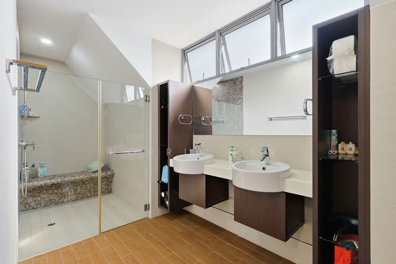 Hillcrest Villa, 1U Hillcrest Road, 5 Bedrooms, 3,089 sqft, Cluster House For Sale, by Norris Tan, 500117751 - Bathroom - PropertyGuru.com.sg