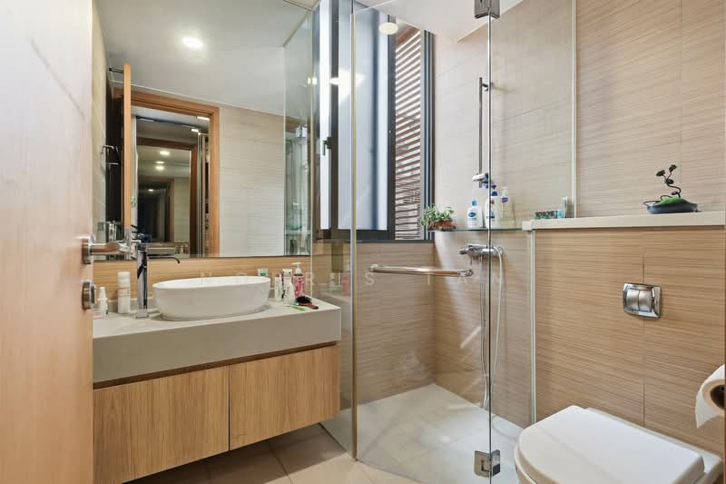 Hillcrest Villa, 1U Hillcrest Road, 5 Bedrooms, 3,089 sqft, Cluster House For Sale, by Norris Tan, 500117751 - Bathroom - PropertyGuru.com.sg