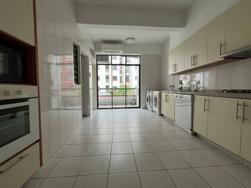 Villa Delle Rose, Taman Nakhoda, 3 Bedrooms, 2,800 sqft, Condominium For Rent, by Alice Yap, 500117753 - Kitchen - PropertyGuru.com.sg