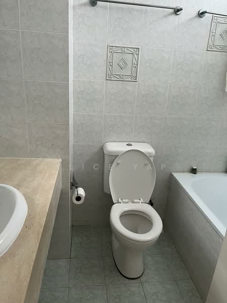 Villa Delle Rose, Taman Nakhoda, 3 Bedrooms, 2,800 sqft, Condominium For Rent, by Alice Yap, 500117753 - Bathroom - PropertyGuru.com.sg