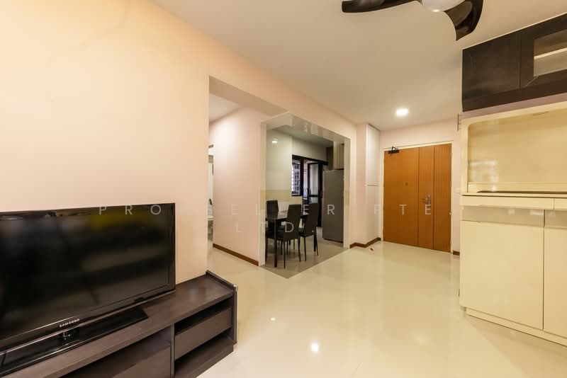 262 Toa Payoh East, Toa Payoh Apex, 2 Bedrooms, 732 sqft, HDB Flat For Sale, by PROPSELLER PTE. LTD., 500117776 - Living Room - PropertyGuru.com.sg