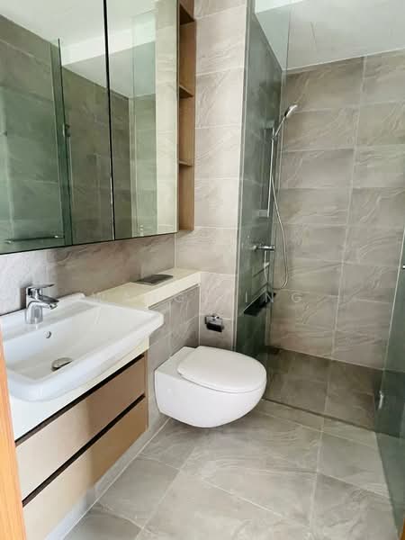 Stirling Residences, 21 Stirling Road, 2 Bedrooms, 678 sqft, Condominium For Rent, by Wang Jing, 500117783 - Bathroom - PropertyGuru.com.sg