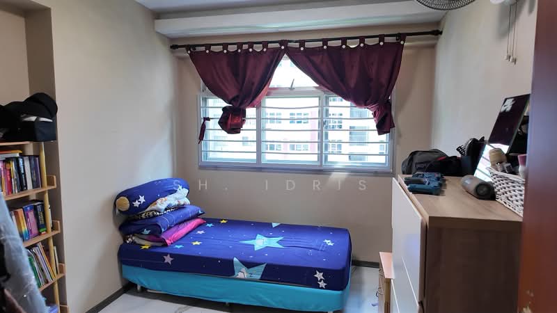 221A Sumang Lane, 221A Sumang Lane, 3 Bedrooms, 1,001 sqft, HDB Flat For Sale, by SH. Idris, 500117793 - Bedroom - PropertyGuru.com.sg