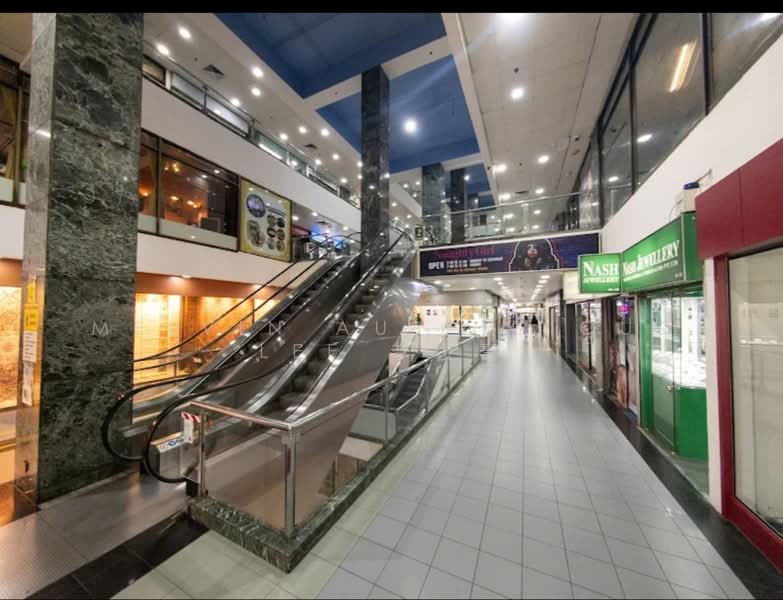 Orchard Towers, 400 Orchard Road, 603 sqft, Food & Beverage For Rent, by Melvin Auspicious Lee 李俊豪, 500117802 - Corridor - CommercialGuru.com.sg