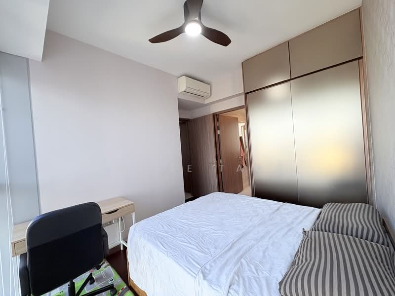 Queens Peak, 3 Dundee Road, 3 Bedrooms, 1,001 sqft, Condominium For Sale, by Tziee Tan, 500117819 - Master Bedroom - PropertyGuru.com.sg