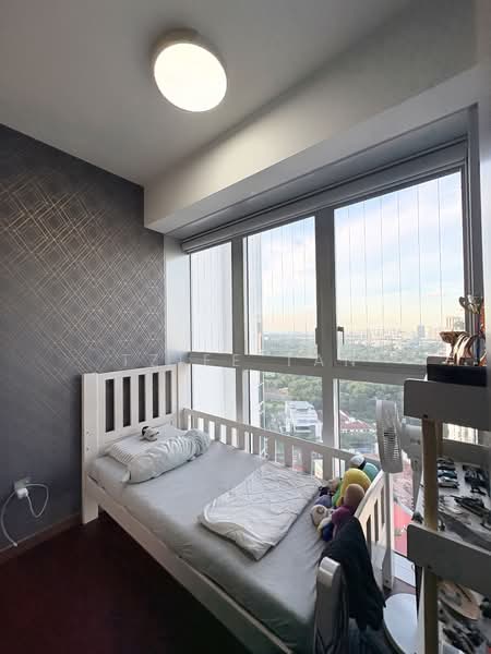 Queens Peak, 3 Dundee Road, 3 Bedrooms, 1,001 sqft, Condominium For Sale, by Tziee Tan, 500117819 - 3rd Bedroom - PropertyGuru.com.sg