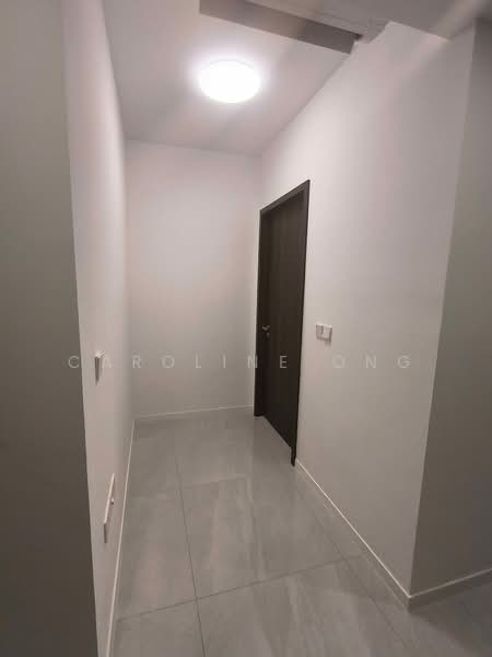 Riverfront Residences, 41 Hougang Avenue 7, 1 Bedroom, 517 sqft, Condominium For Sale, by Caroline Ong, 500117823 - Corridor - PropertyGuru.com.sg