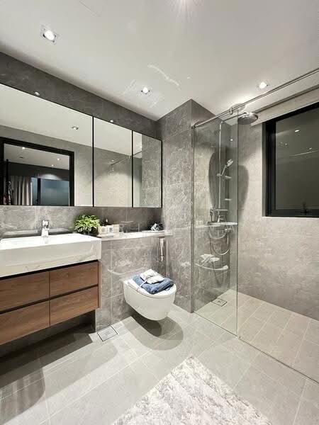 Blossoms By The Park, 9 Slim Barracks Rise, 4 Bedrooms, 1,884 sqft, Condominium For Sale, by Tina Zou, 500117826 - PropertyGuru.com.sg