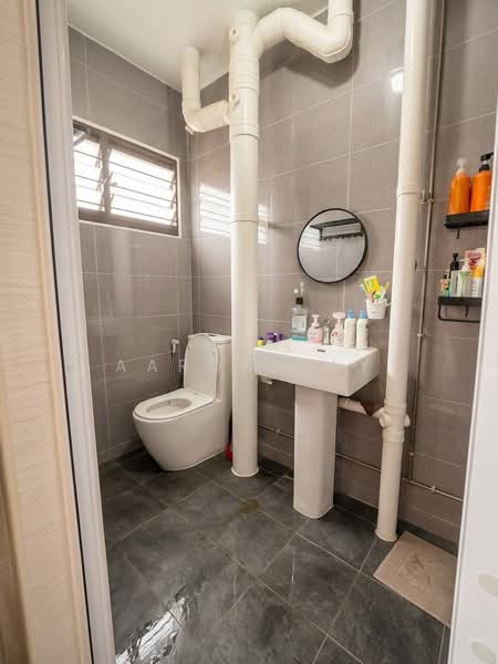 397 Yishun Avenue 6, 397 Yishun Avenue 6, 3 Bedrooms, 1,163 sqft, HDB Flat For Sale, by Aaron Tay, 500117834 - Bathroom - PropertyGuru.com.sg
