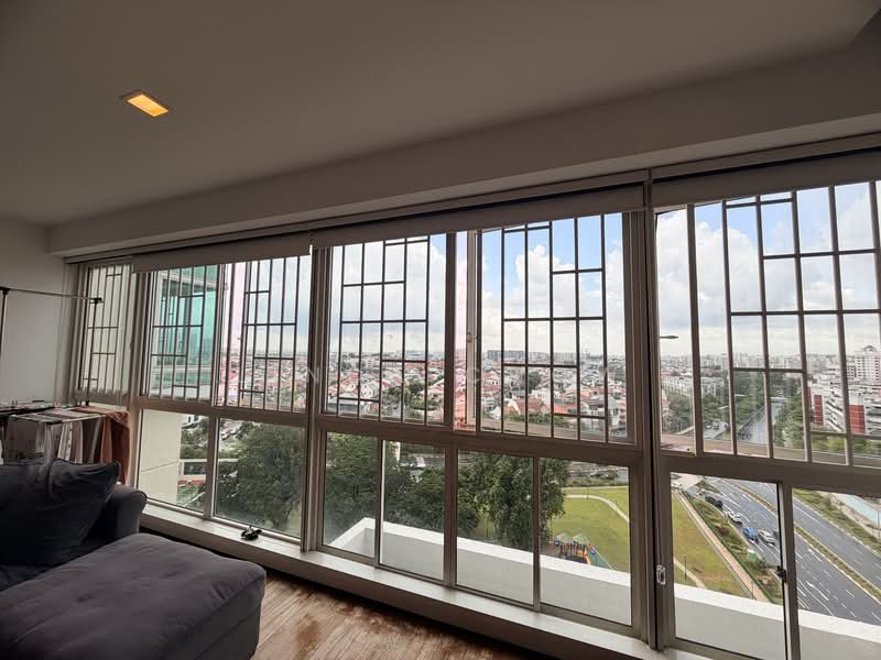 Goldenhill Park Condo, 60 Mei Hwan Drive, 3 Bedrooms, 1,335 sqft, Condominium For Sale, by Linda Chow, 500117843 - Living Room - PropertyGuru.com.sg