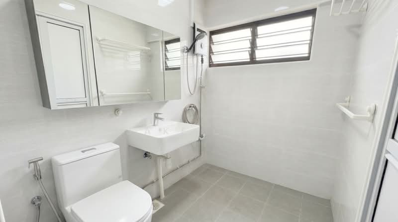 248 Choa Chu Kang Avenue 2, 248 Choa Chu Kang Avenue 2, 4 Bedrooms, 1,324 sqft, HDB Flat For Sale, by Jake Chu, 500117849 - Master Bathroom - PropertyGuru.com.sg