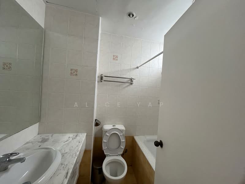 Villa Delle Rose, Taman Nakhoda, 3 Bedrooms, 2,800 sqft, Condominium For Rent, by Alice Yap, 500117854 - Bathroom - PropertyGuru.com.sg