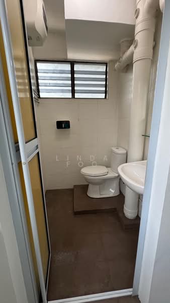 538 Ang Mo Kio Avenue 5, 538 Ang Mo Kio Avenue 5, 2 Bedrooms, 732 sqft, HDB Flat For Sale, by Linda Foo, 500117858 - Bathroom - PropertyGuru.com.sg