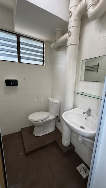 538 Ang Mo Kio Avenue 5, 538 Ang Mo Kio Avenue 5, 2 Bedrooms, 732 sqft, HDB Flat For Sale, by Linda Foo, 500117858 - Bathroom - PropertyGuru.com.sg