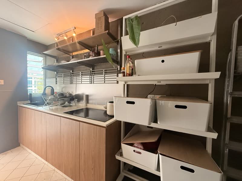 CHEAP! No landlord, co-living unit!, , Room Rental, 300 sqft, Condominium For Rent, by Sandy Koh, 500117879 - Kitchen - PropertyGuru.com.sg