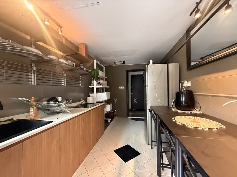 CHEAP! No landlord, co-living unit!, , Room Rental, 300 sqft, Condominium For Rent, by Sandy Koh, 500117879 - Kitchen - PropertyGuru.com.sg