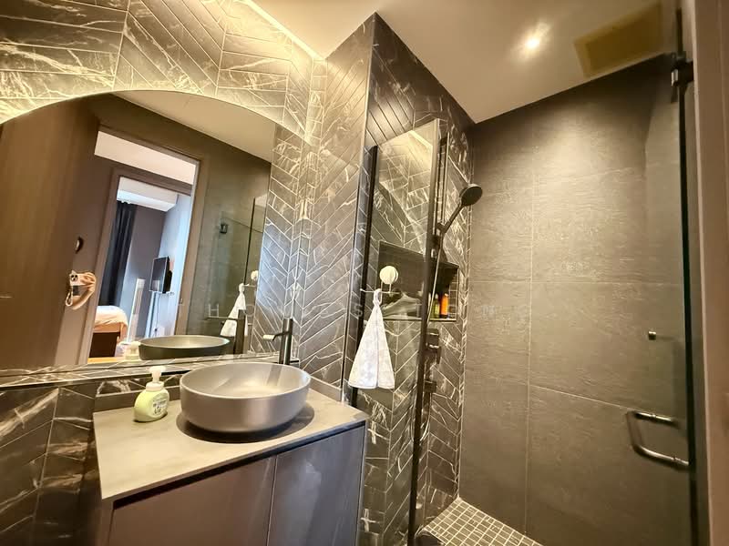 Reflections at Keppel Bay, 1 Keppel Bay View, 2 Bedrooms, 980 sqft, Condominium For Sale, by Thomas Tong, 500117889 - Bathroom - PropertyGuru.com.sg