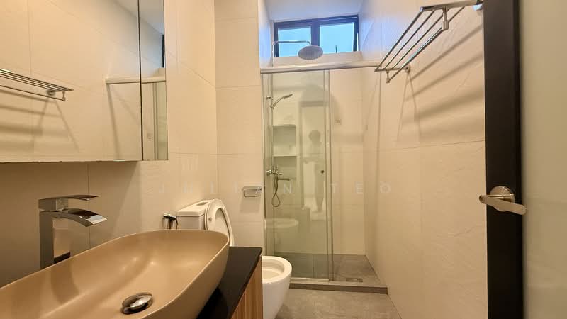 Clementi Park, 127 Sunset Way, 3 Bedrooms, 1,722 sqft, Condominium For Sale, by Julian Teo, 500117897 - Bathroom - PropertyGuru.com.sg