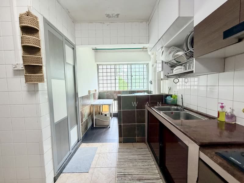 775 Pasir Ris Street 71, 775 Pasir Ris Street 71, 4 Bedrooms, 1,378 sqft, HDB Flat For Sale, by Emmy Wan, 500117899 - Kitchen - PropertyGuru.com.sg