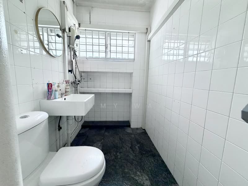 775 Pasir Ris Street 71, 775 Pasir Ris Street 71, 4 Bedrooms, 1,378 sqft, HDB Flat For Sale, by Emmy Wan, 500117899 - Bathroom - PropertyGuru.com.sg