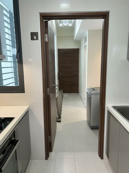 The Suites @ Central, 57-57A Devonshire Road, 3 Bedrooms, 1,378 sqft, Condominium For Rent, by Kevin Ng, 500117902 - Kitchen and yard area - PropertyGuru.com.sg