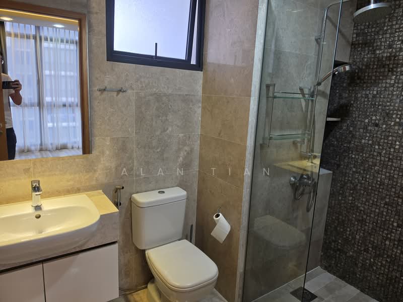 La Fiesta, 56 Sengkang Square, 3 Bedrooms, 1,001 sqft, Condominium For Rent, by Alan Tian, 500117904 - Bathroom - PropertyGuru.com.sg