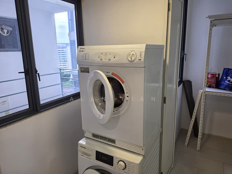 La Fiesta, 56 Sengkang Square, 3 Bedrooms, 1,001 sqft, Condominium For Rent, by Alan Tian, 500117904 - Balcony - PropertyGuru.com.sg