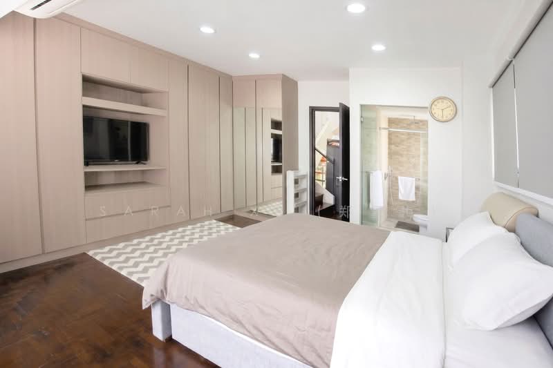 🦄 Rare Corner Terrace in Katong Area, Haig Road / Haig Lane / Haig Avenue, 4 Bedrooms, 3,200 sqft, Terraced House For Sale, by Sarah X. (郑雪梅), 500117906 - Bedroom - PropertyGuru.com.sg