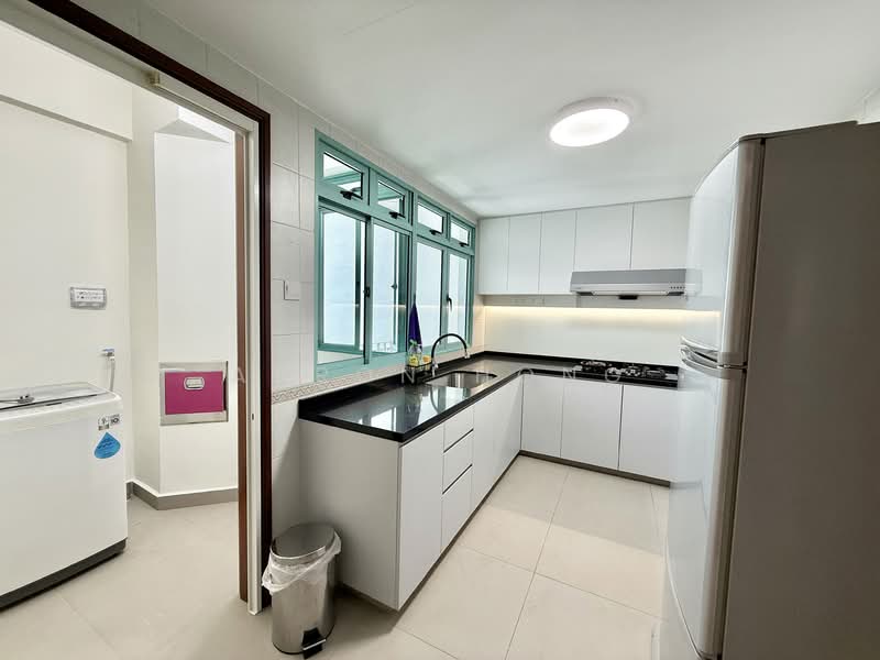 Ballota Park Condo, 156 Mariam Way, 2 Bedrooms, 990 sqft, Condominium For Rent, by Aaron Hong, 500117929 - Kitchen - PropertyGuru.com.sg