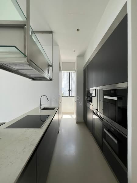 The Crest, 111 Prince Charles Crescent, 2 Bedrooms, 1,023 sqft, Condominium For Sale, by Yeo Tong Boon, 500117943 - Kitchen - PropertyGuru.com.sg