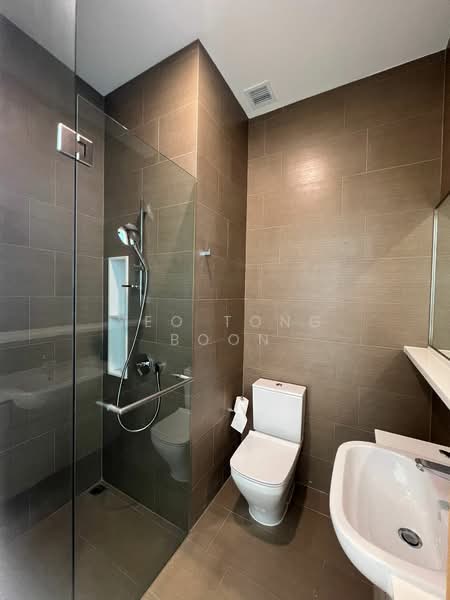 The Crest, 111 Prince Charles Crescent, 2 Bedrooms, 1,023 sqft, Condominium For Sale, by Yeo Tong Boon, 500117943 - Bathroom - PropertyGuru.com.sg