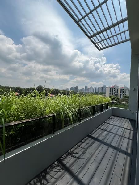 The Crest, 111 Prince Charles Crescent, 2 Bedrooms, 1,023 sqft, Condominium For Sale, by Yeo Tong Boon, 500117943 - Balcony - PropertyGuru.com.sg