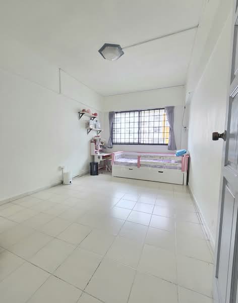 389 Yishun Avenue 6, 389 Yishun Avenue 6, 3 Bedrooms, 1,119 sqft, HDB Flat For Sale, by Melina Yap, 500117945 - Bedroom - PropertyGuru.com.sg