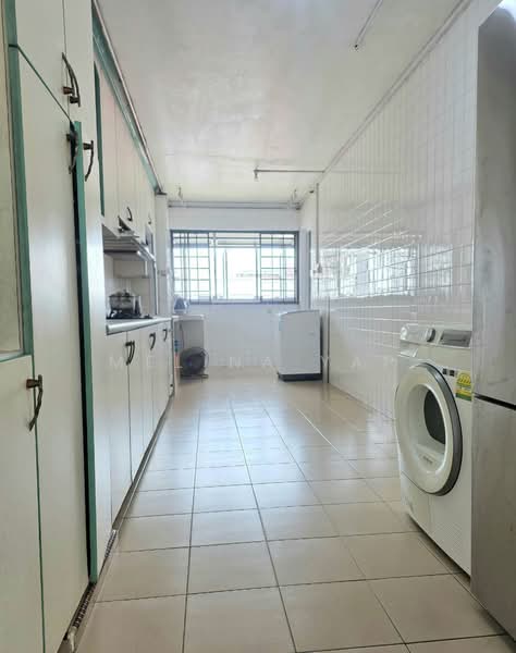 389 Yishun Avenue 6, 389 Yishun Avenue 6, 3 Bedrooms, 1,119 sqft, HDB Flat For Sale, by Melina Yap, 500117945 - Kitchen - PropertyGuru.com.sg