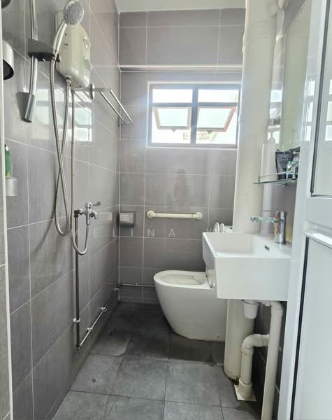 389 Yishun Avenue 6, 389 Yishun Avenue 6, 3 Bedrooms, 1,119 sqft, HDB Flat For Sale, by Melina Yap, 500117945 - Bathroom - PropertyGuru.com.sg