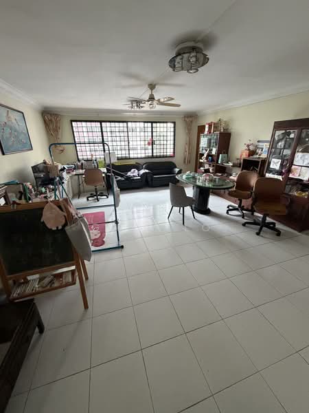 241 Bishan Street 22, 241 Bishan Street 22, 3 Bedrooms, 1,227 sqft, HDB Flat For Sale, by Gary Lo, 500117948 - Living Room - PropertyGuru.com.sg