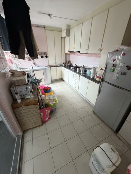 241 Bishan Street 22, 241 Bishan Street 22, 3 Bedrooms, 1,227 sqft, HDB Flat For Sale, by Gary Lo, 500117948 - Kitchen - PropertyGuru.com.sg