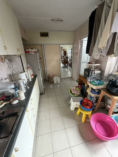 241 Bishan Street 22, 241 Bishan Street 22, 3 Bedrooms, 1,227 sqft, HDB Flat For Sale, by Gary Lo, 500117948 - Kitchen - PropertyGuru.com.sg