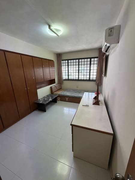 241 Bishan Street 22, 241 Bishan Street 22, 3 Bedrooms, 1,227 sqft, HDB Flat For Sale, by Gary Lo, 500117948 - Bedroom - PropertyGuru.com.sg