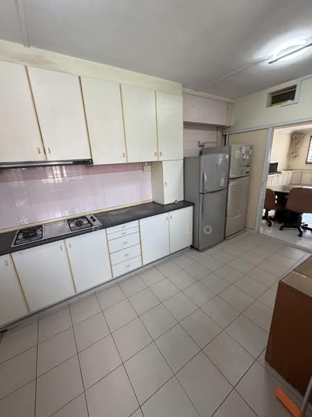 241 Bishan Street 22, 241 Bishan Street 22, 3 Bedrooms, 1,227 sqft, HDB Flat For Sale, by Gary Lo, 500117948 - Kitchen - PropertyGuru.com.sg