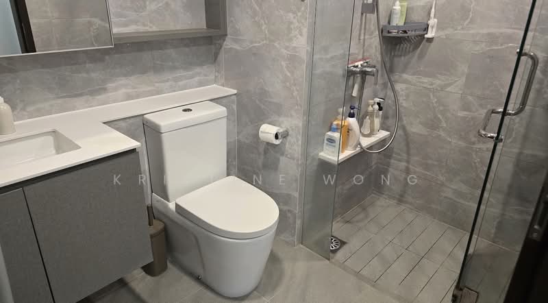 The Brownstone, 156 Canberra Drive, 3 Bedrooms, 915 sqft, Executive Condominium For Rent, by Kristine Wong, 500117952 - Bathroom - PropertyGuru.com.sg