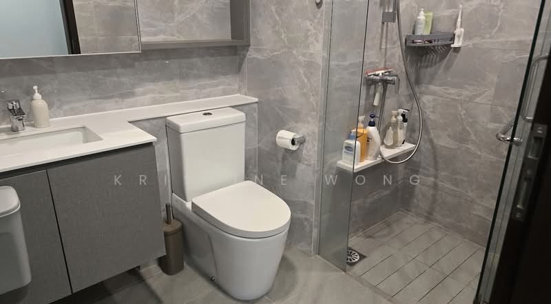 The Brownstone, 156 Canberra Drive, 3 Bedrooms, 915 sqft, Executive Condominium For Rent, by Kristine Wong, 500117952 - Bathroom - PropertyGuru.com.sg