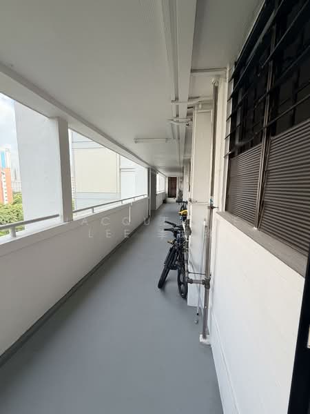 346 Clementi Avenue 5, 346 Clementi Avenue 5, 2 Bedrooms, 721 sqft, HDB Flat For Sale, by Jacqueline Lee 李瑞玲, 500117956 - Corridor - PropertyGuru.com.sg